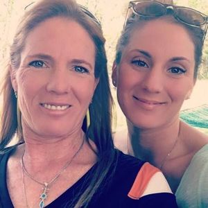 Meet your Posher, Holley